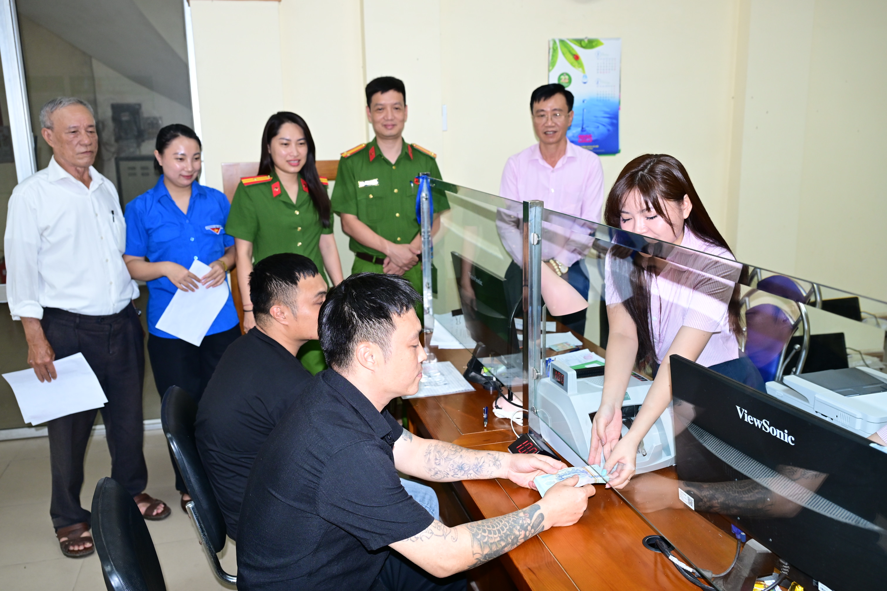Công an phường Ngô Quyền hỗ trợ người sau cai nghiện vay vốn ưu đãi